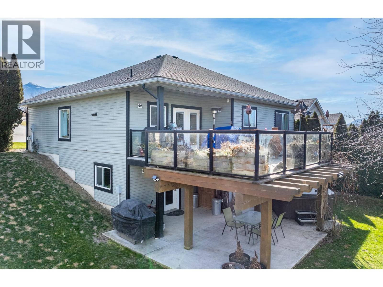 235 3rd Avenue S, Creston