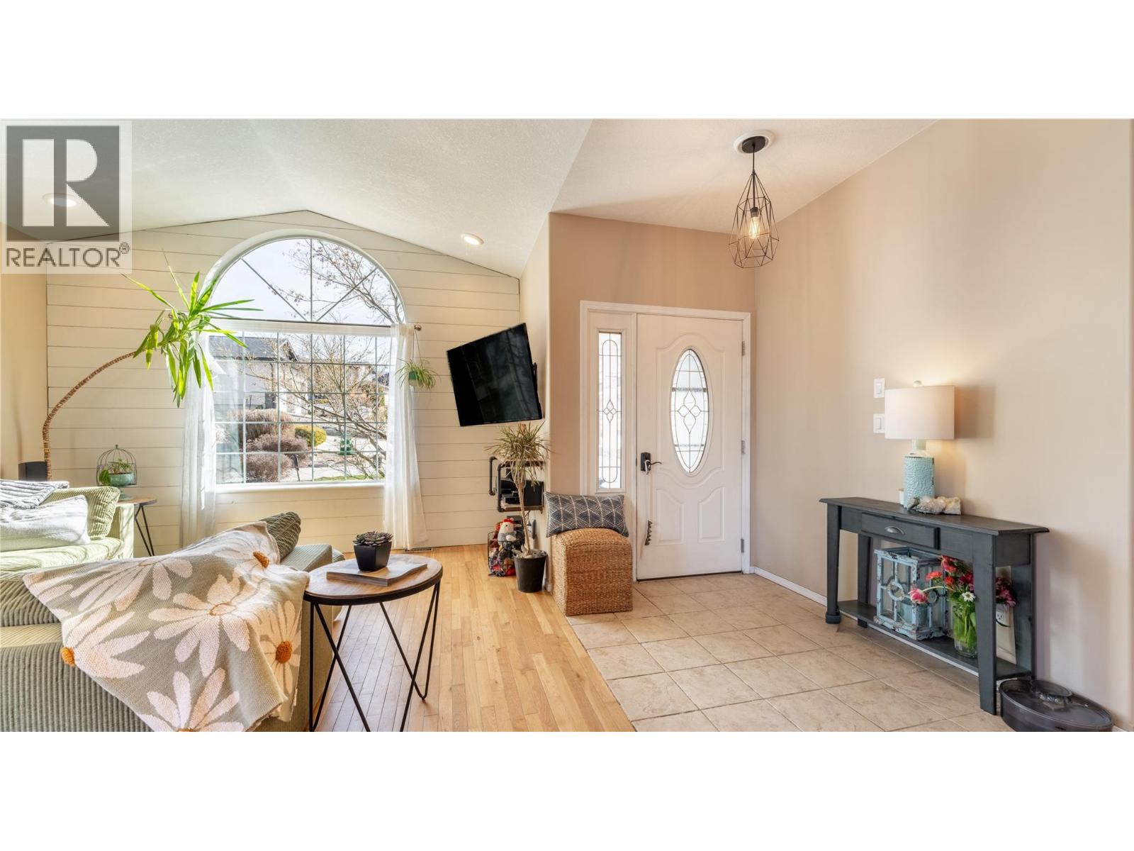 235 3rd Avenue S, Creston