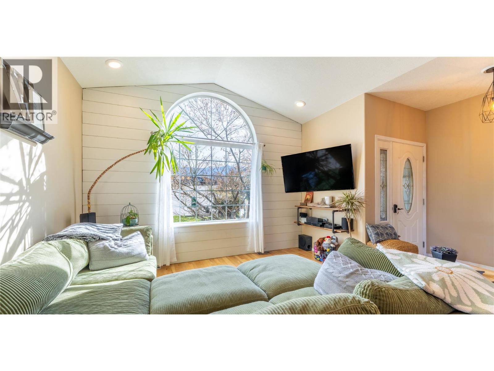 235 3rd Avenue S, Creston