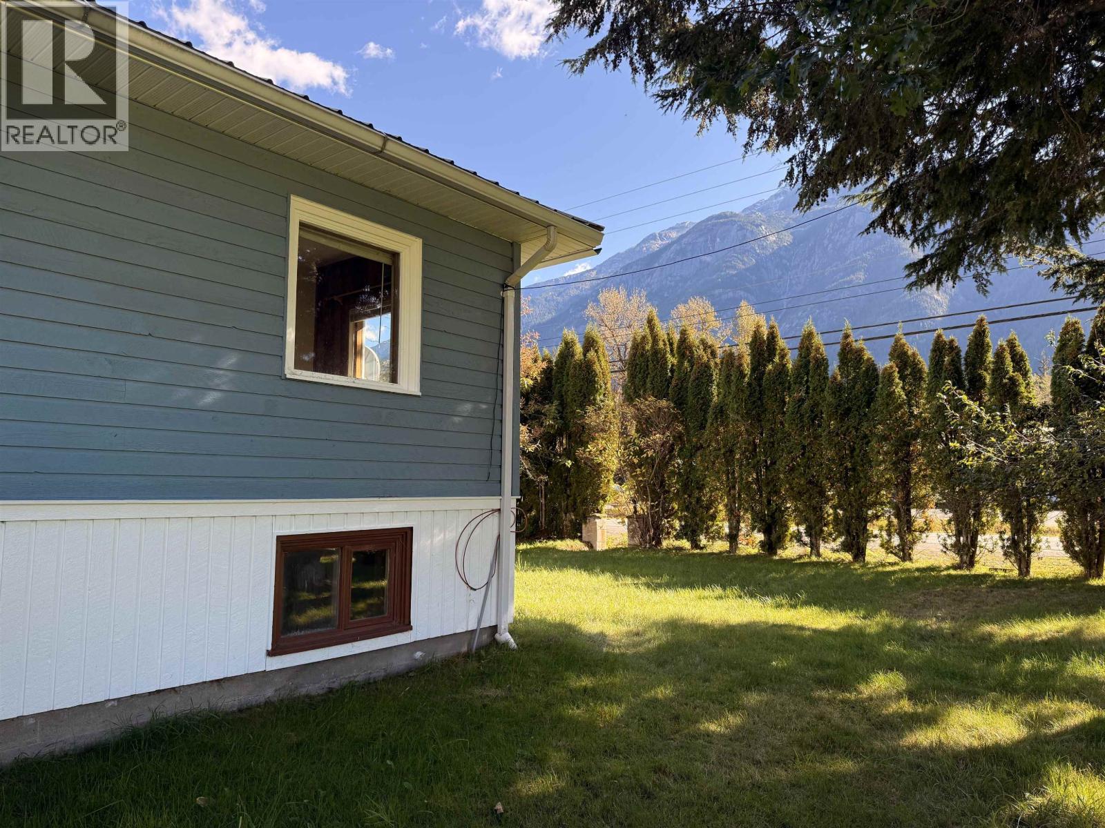 1802 MACKENZIE 20 HIGHWAY - 5