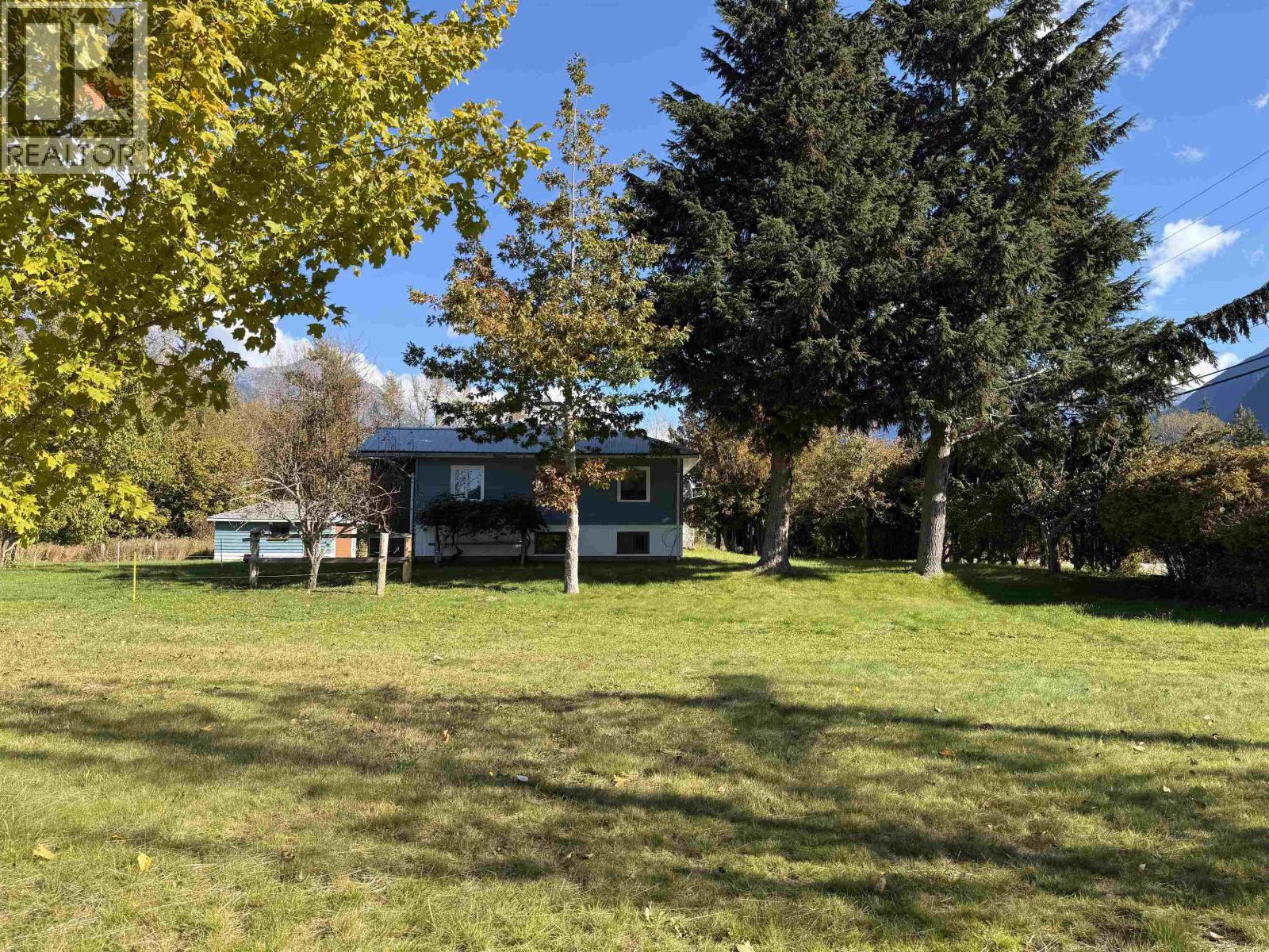 1802 MACKENZIE 20 HIGHWAY - 11