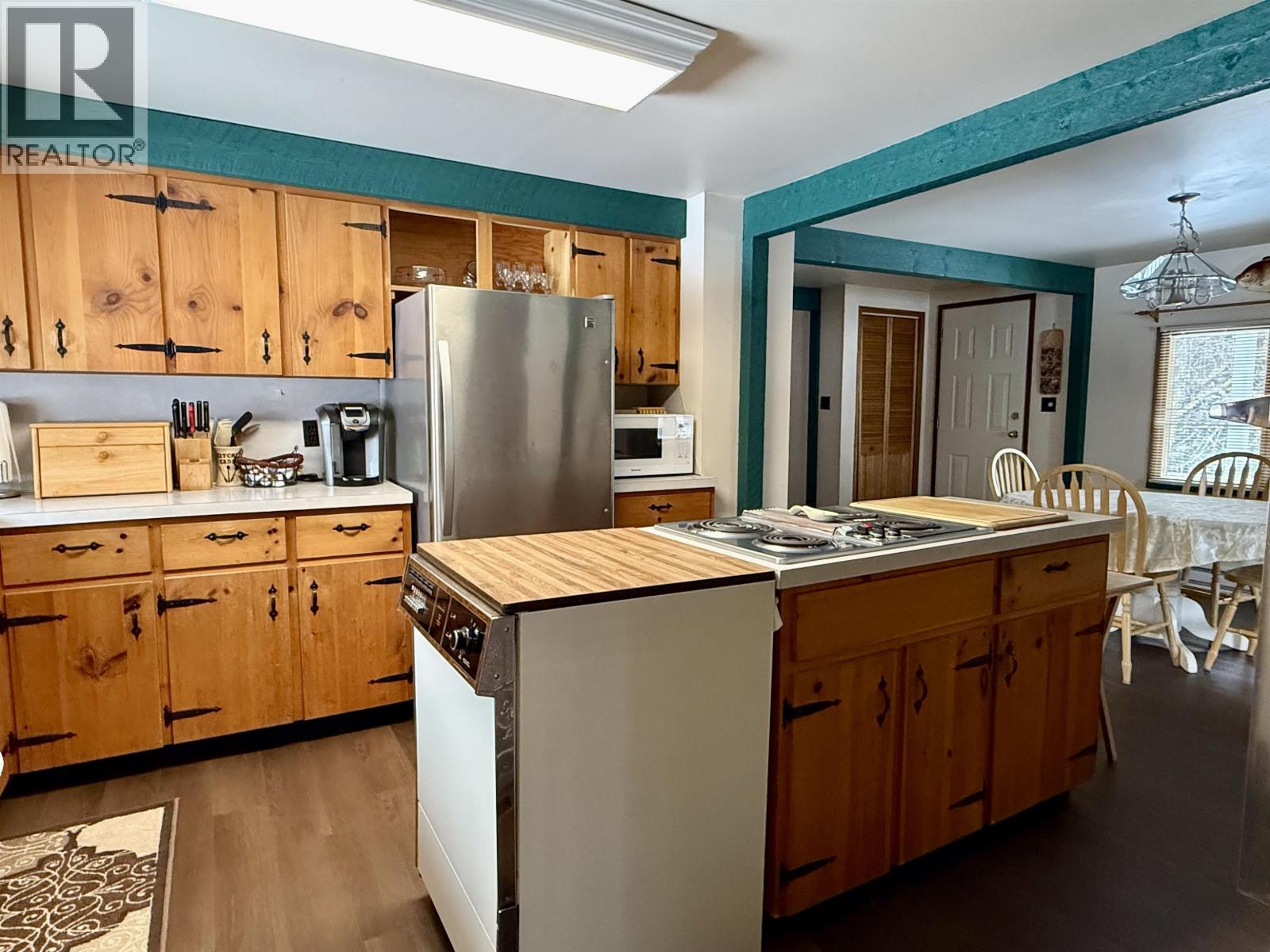 1802 MACKENZIE 20 HIGHWAY - 19