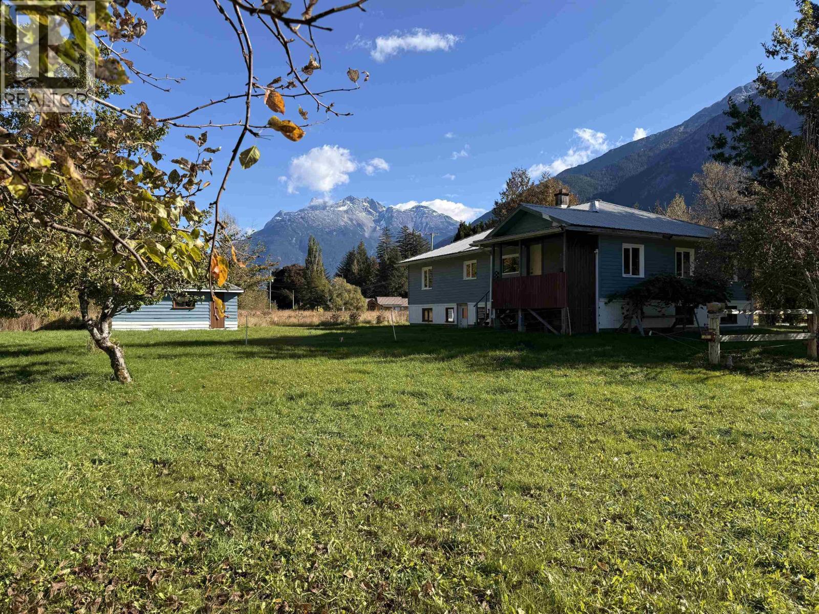 1802 MACKENZIE 20 HIGHWAY - 4