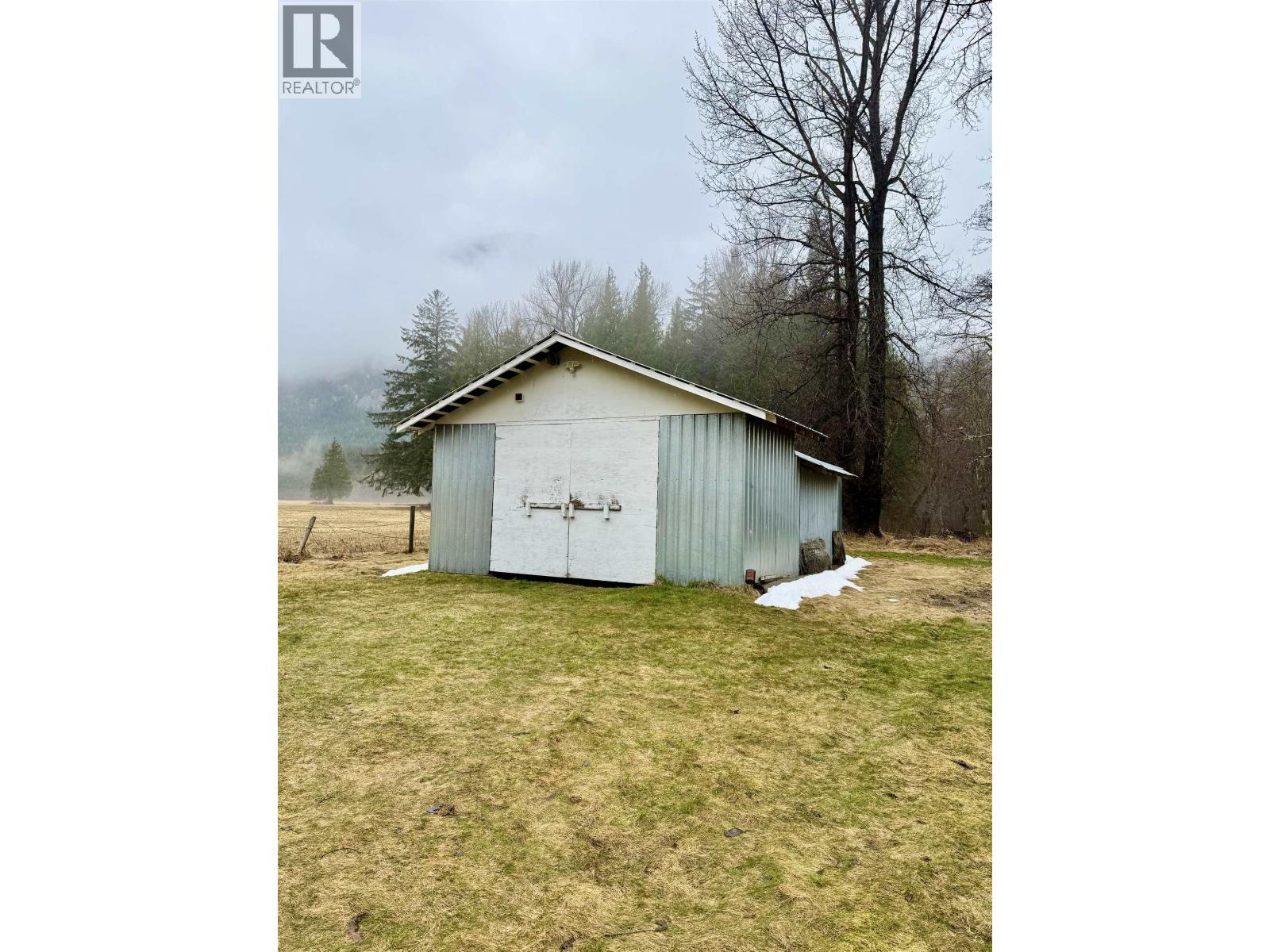 1802 MACKENZIE 20 HIGHWAY - 32