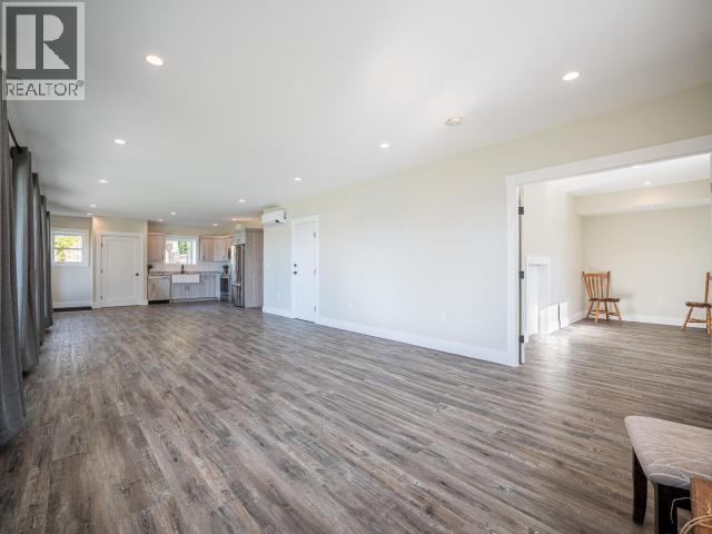 8447 HIGHWAY 101 - 52