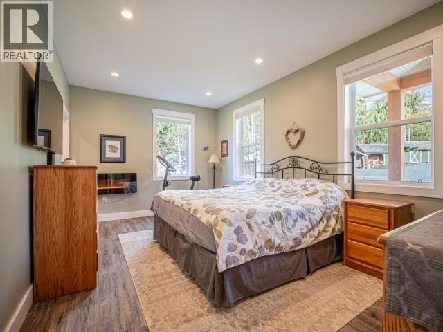 8447 HIGHWAY 101 - 9