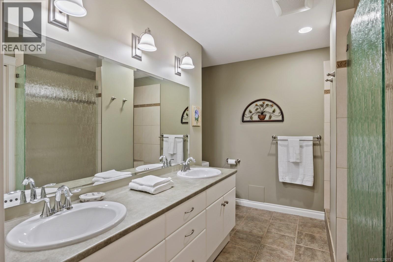 #120 44 ANDERTON AVE - 17