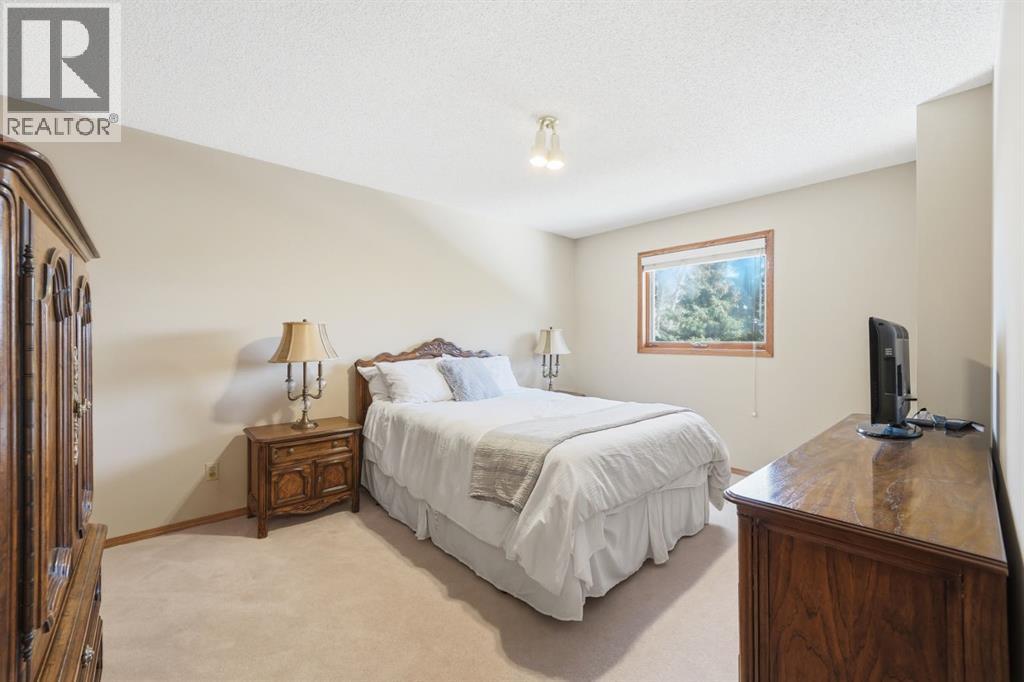 Single Family House for Sale in  Pumpmeadow Place SW Pump Hill Calgary 