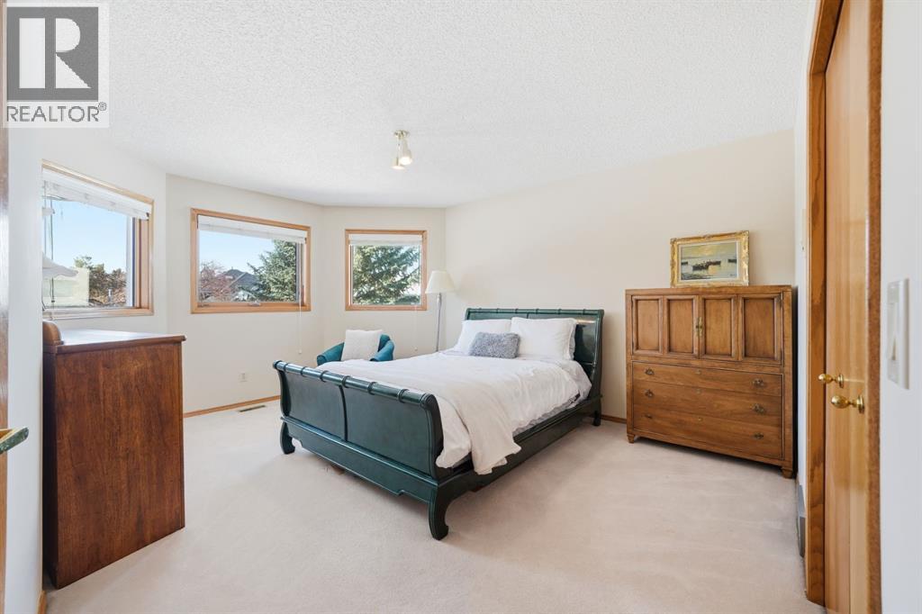 Single Family House for Sale in  Pumpmeadow Place SW Pump Hill Calgary 