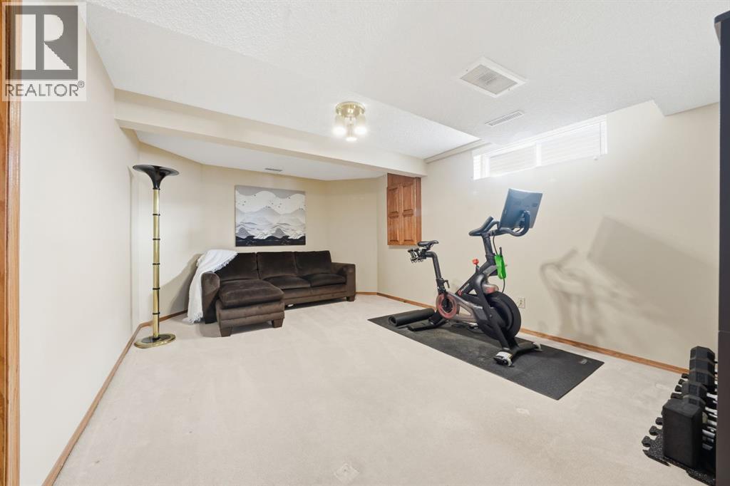 Single Family House for Sale in  Pumpmeadow Place SW Pump Hill Calgary 