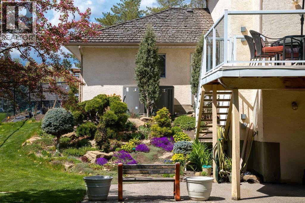 Single Family House for Sale in  Pumpmeadow Place SW Pump Hill Calgary 