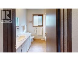 4917 Kitwanga Drive, 108 Mile Ranch, BC V0K2Z0 Photo 27