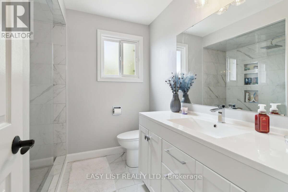 31 BLOOMFIELD TRAIL - 26