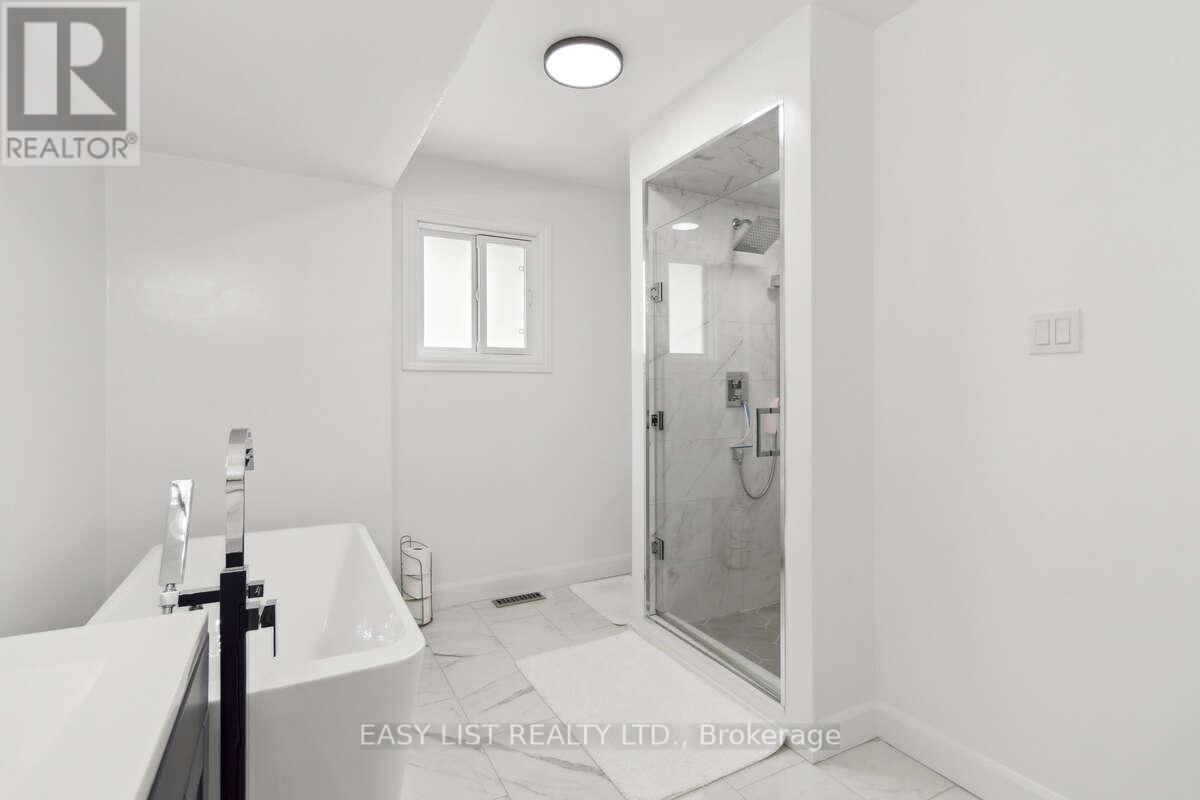 31 BLOOMFIELD TRAIL - 37