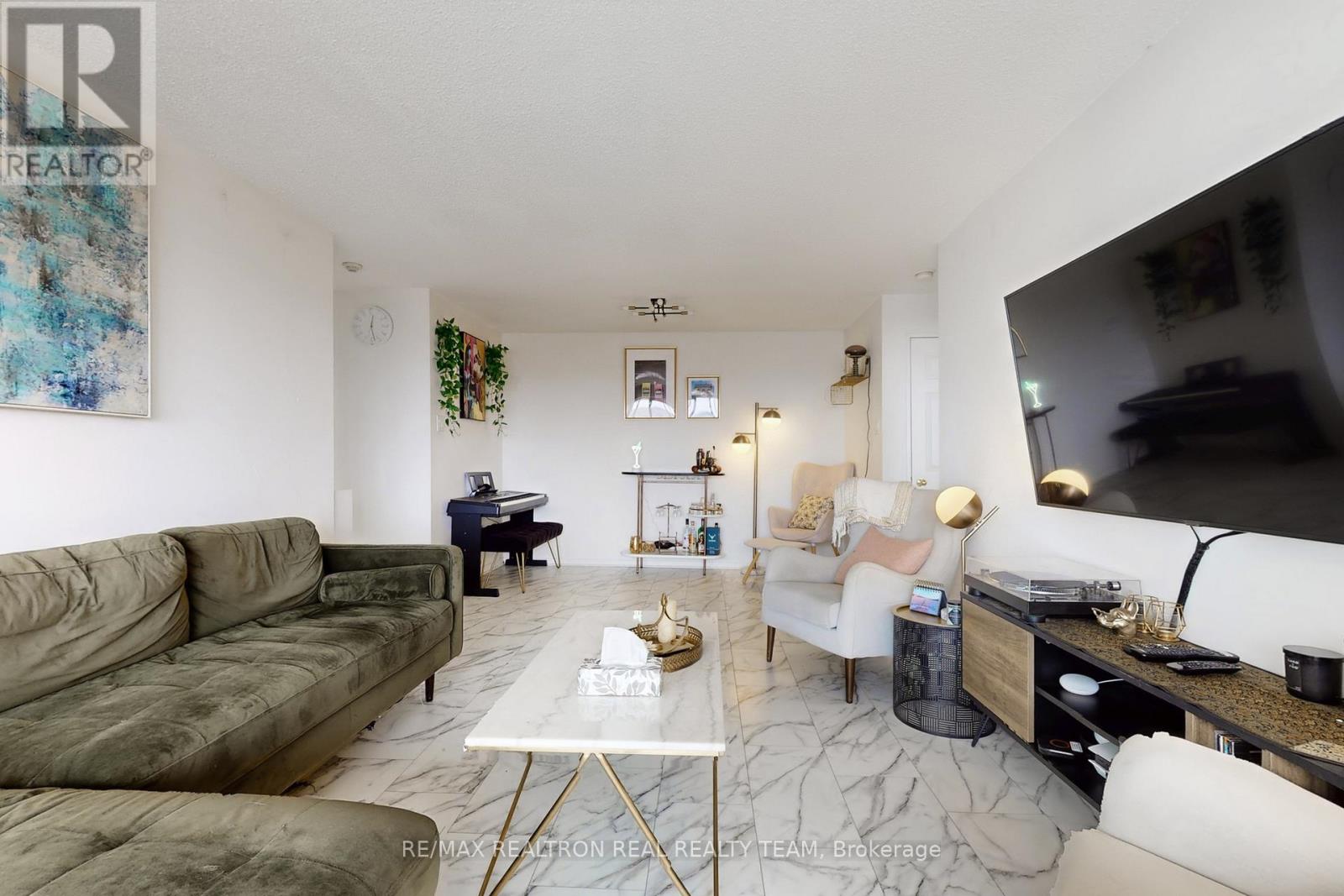 #1905 350 RATHBURN ROAD - 14