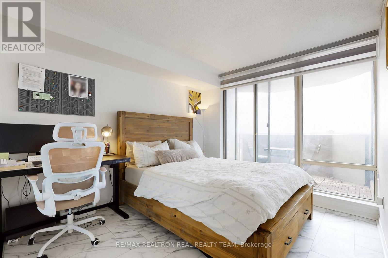 #1905 350 RATHBURN ROAD - 27