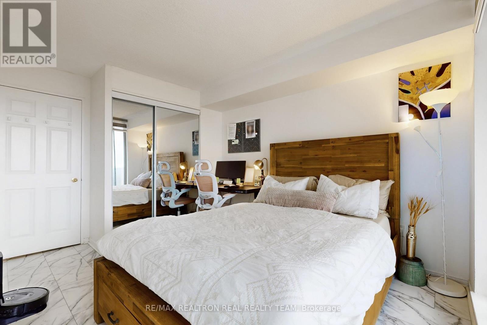 #1905 350 RATHBURN ROAD - 28