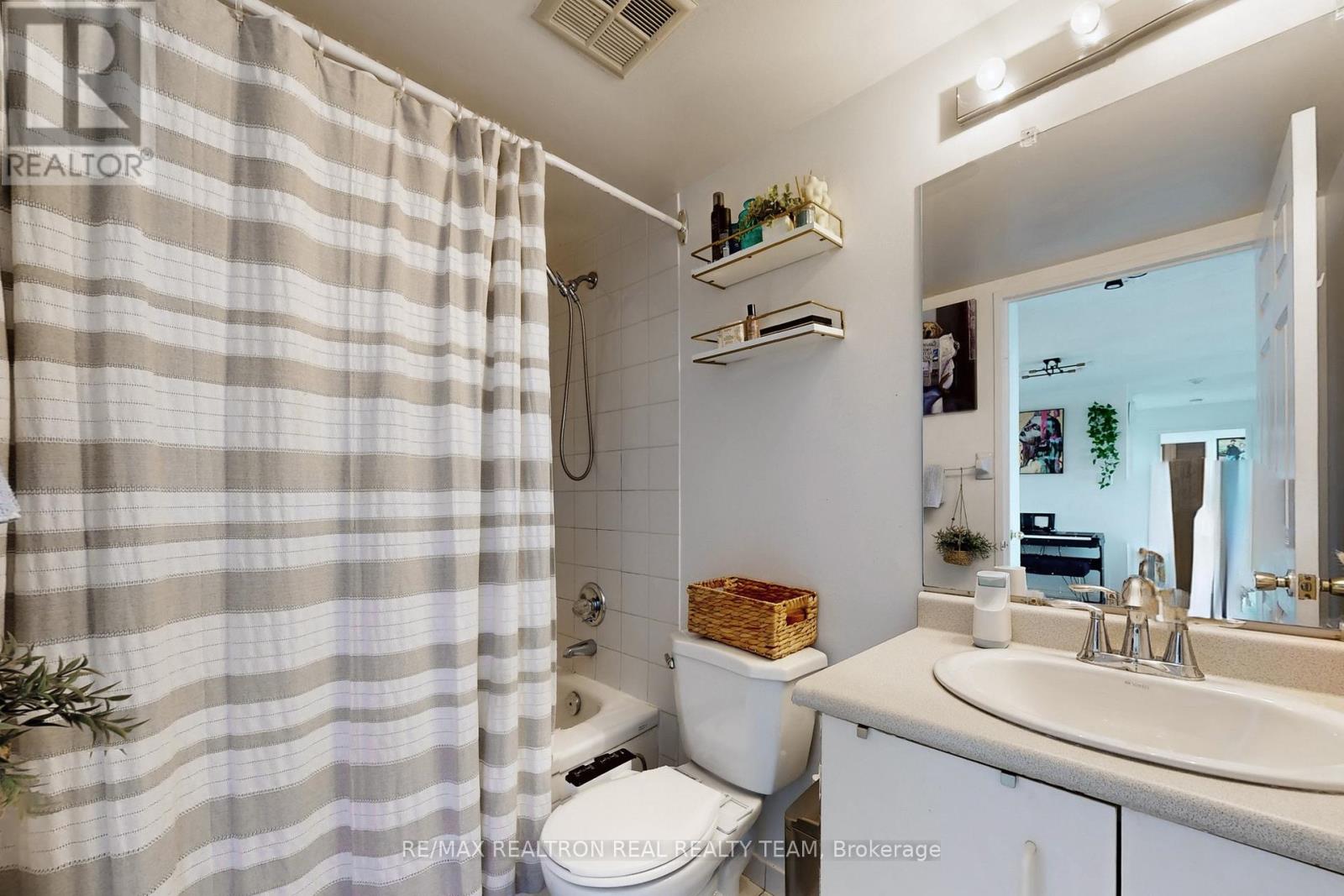 #1905 350 RATHBURN ROAD - 29