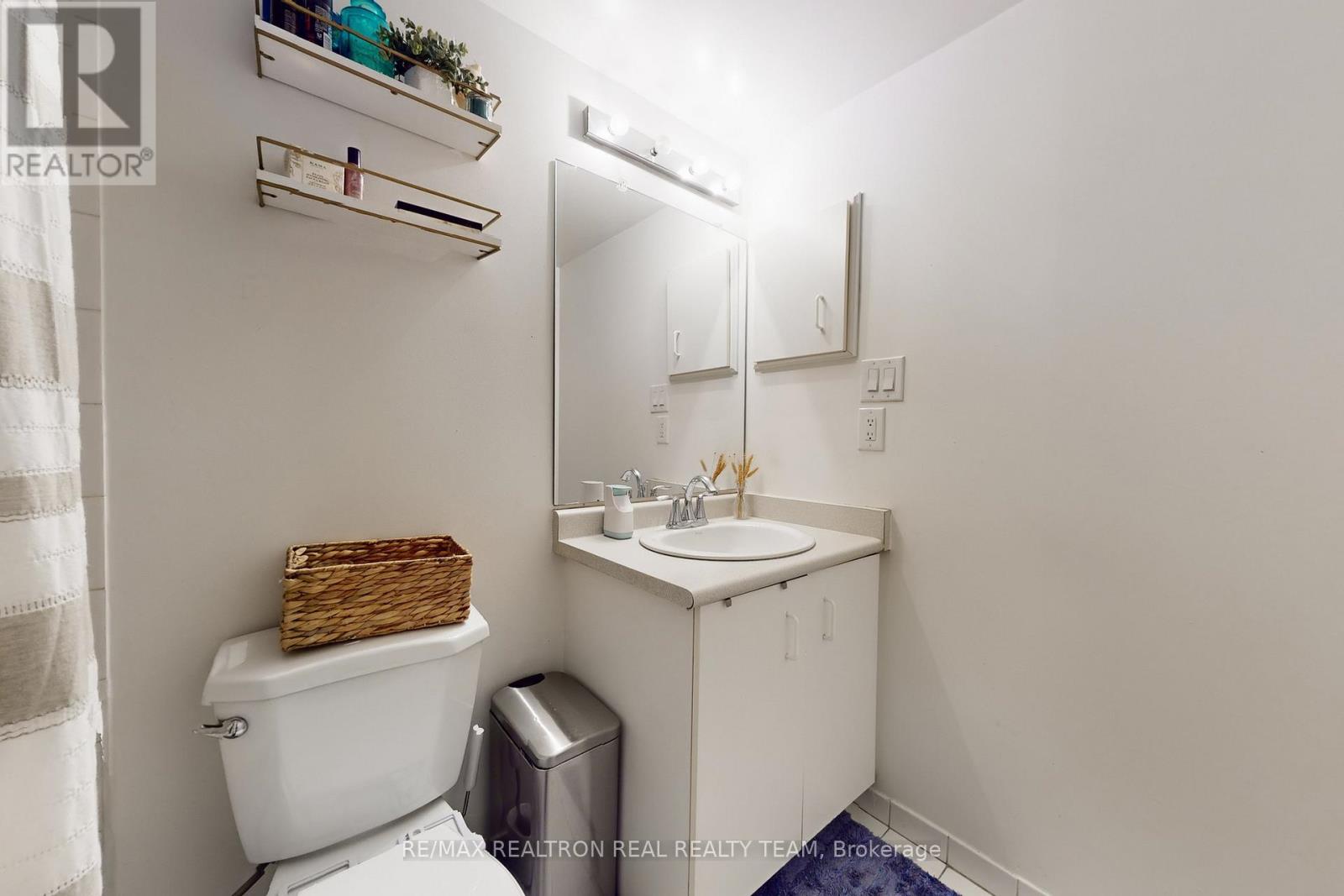 #1905 350 RATHBURN ROAD - 30