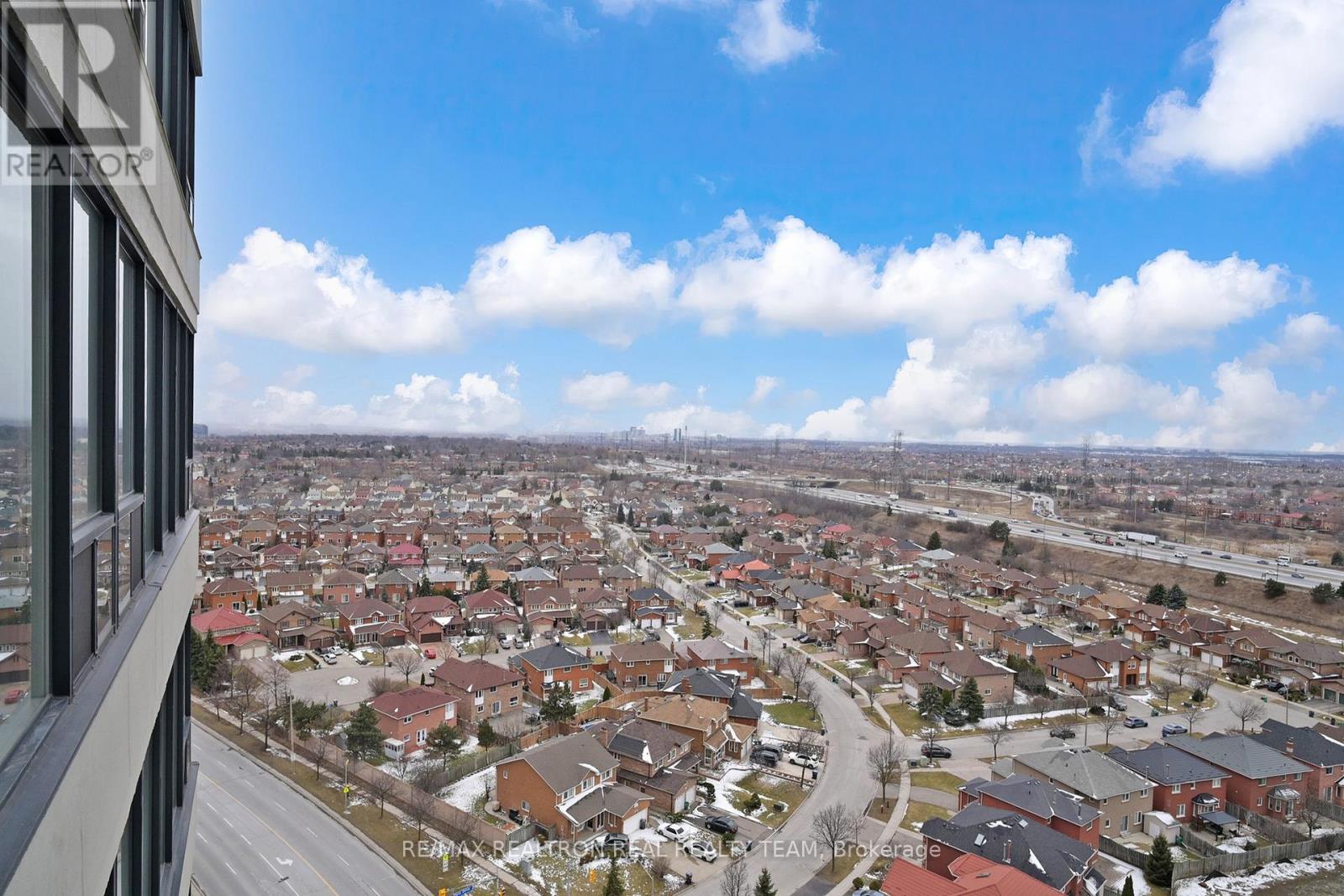 #1905 350 RATHBURN ROAD - 36
