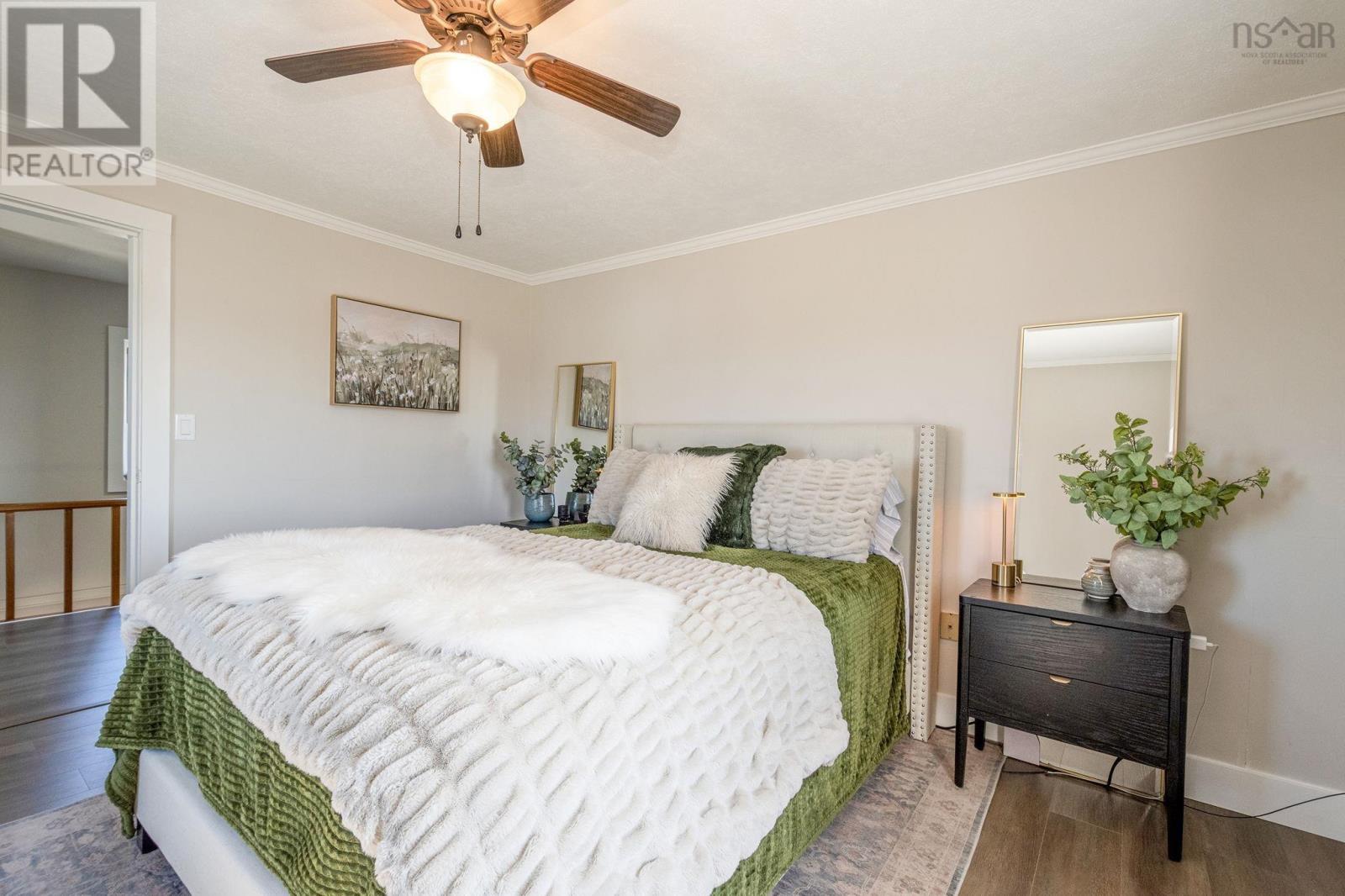 Property 27 of 45 of 10194 1 Highway