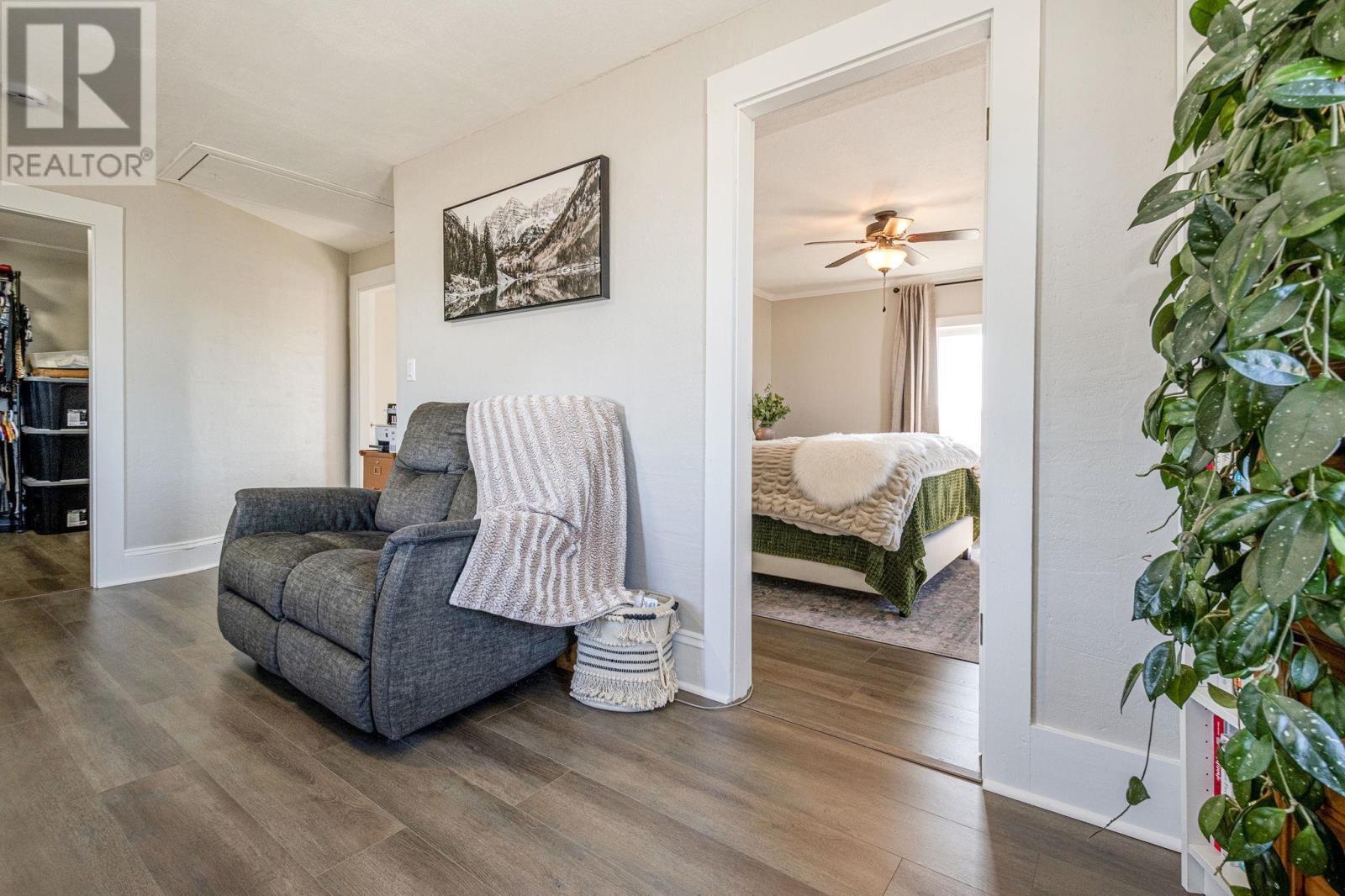 Property 25 of 45 of 10194 1 Highway