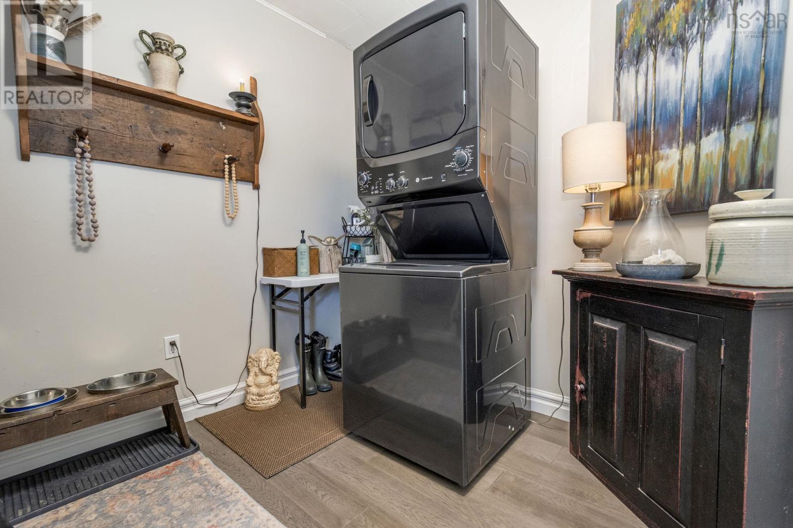 Property 19 of 45 of 10194 1 Highway