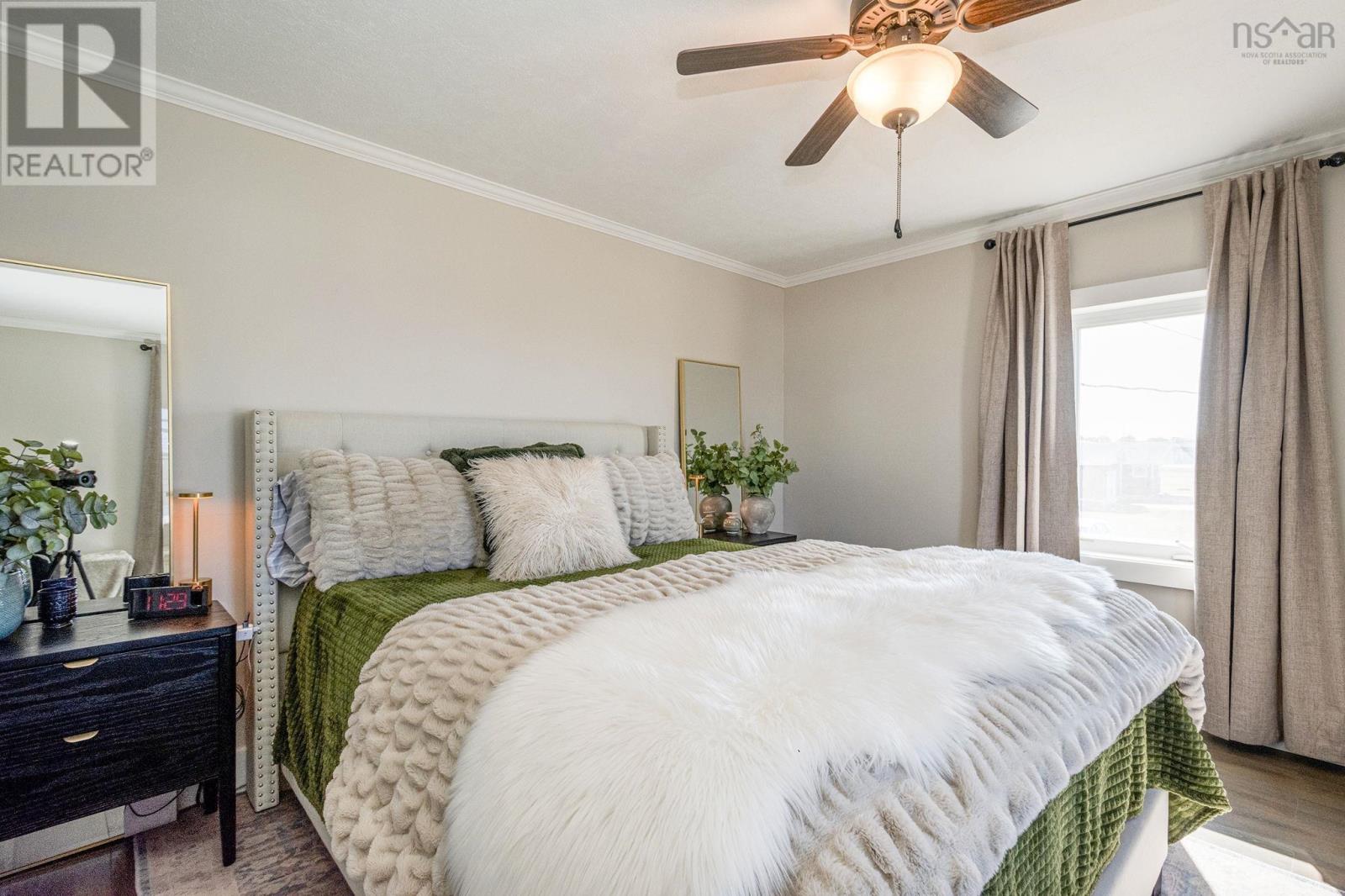 Property 26 of 45 of 10194 1 Highway