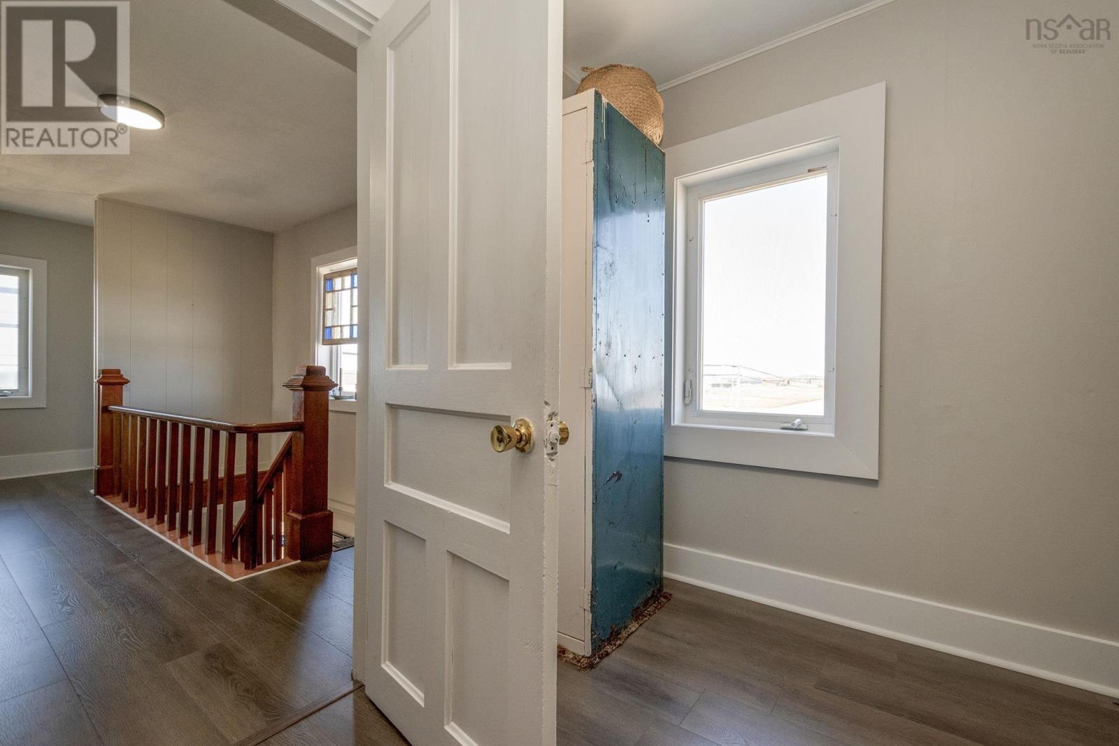 Property 29 of 45 of 10194 1 Highway