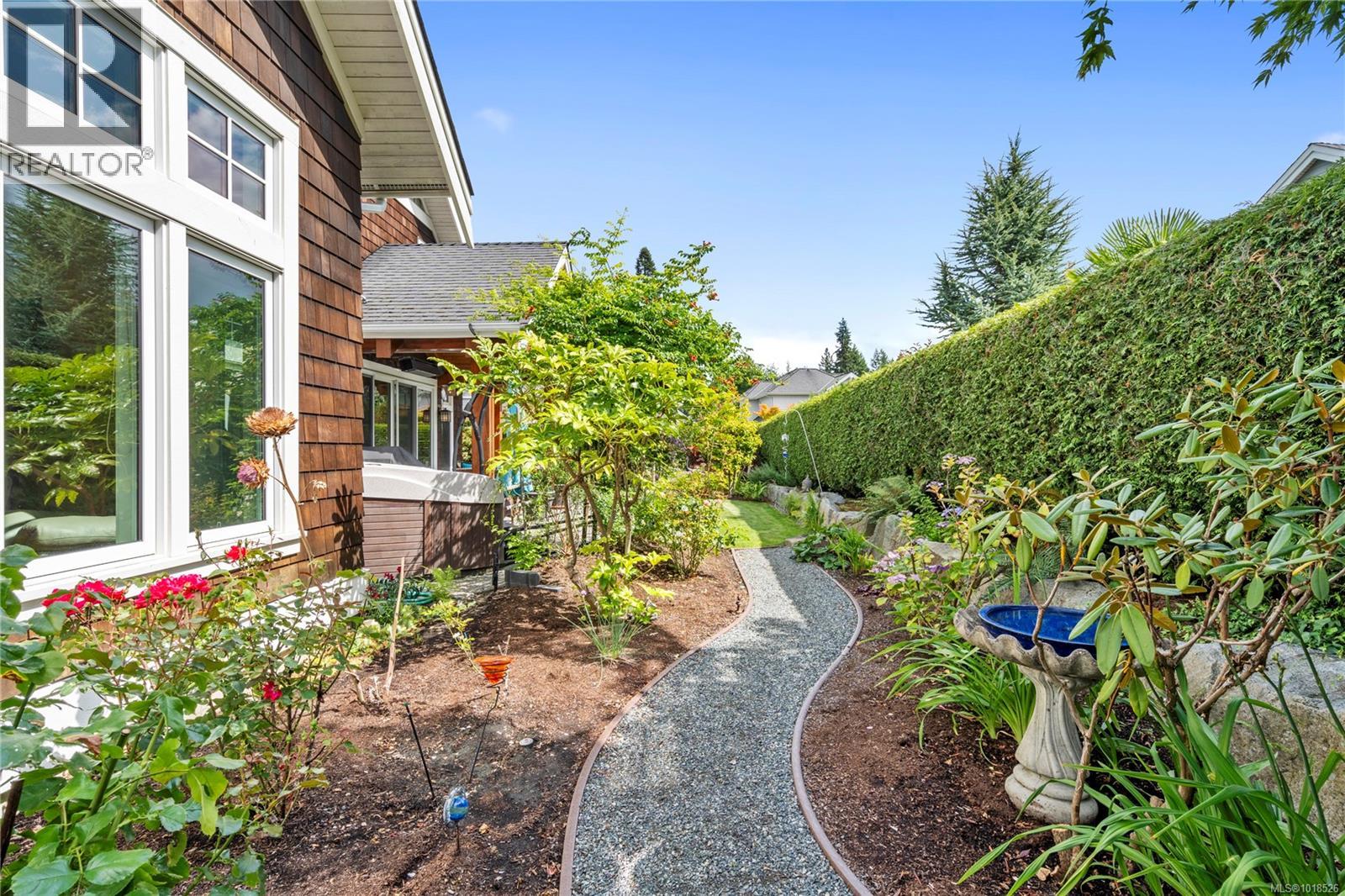 942 Bluffs Dr - 73