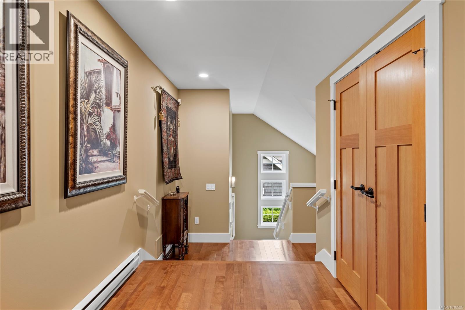 942 Bluffs Dr - 40
