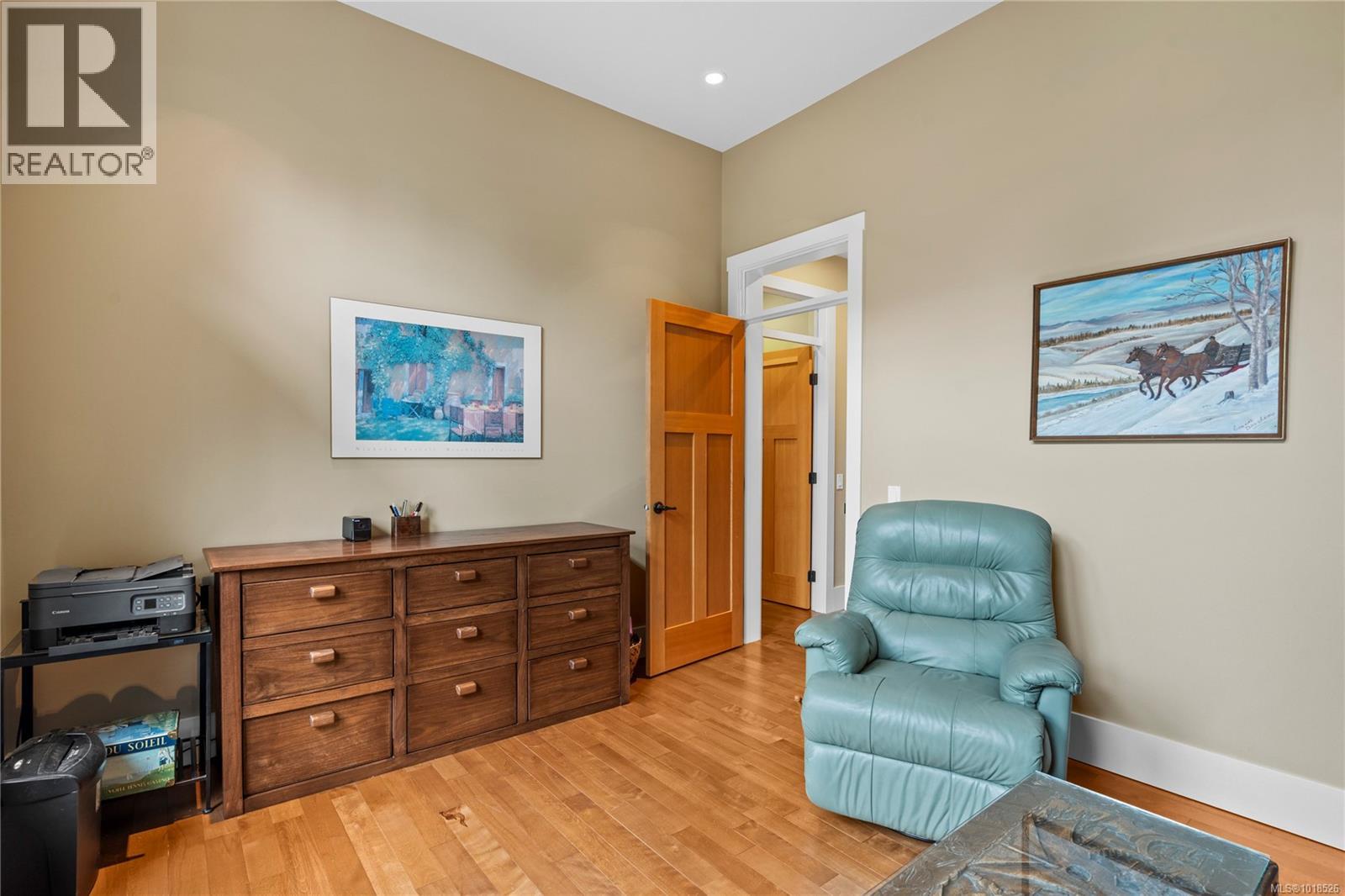 942 Bluffs Dr - 59