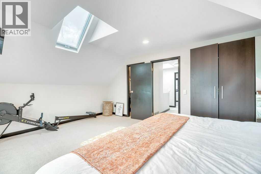 Single Family House for Sale in  Broadview Road NW West Hillhurst Calgary 