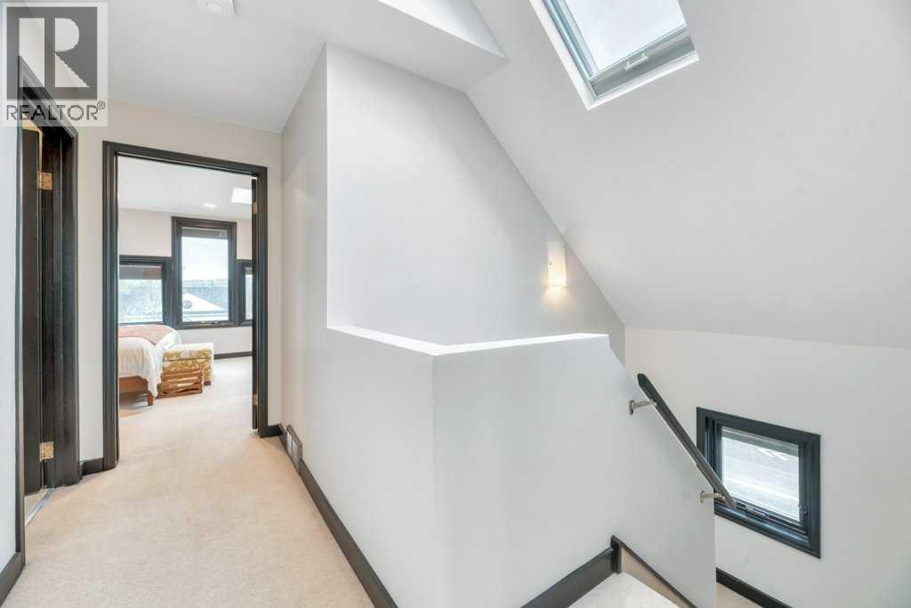 Single Family House for Sale in  Broadview Road NW West Hillhurst Calgary 