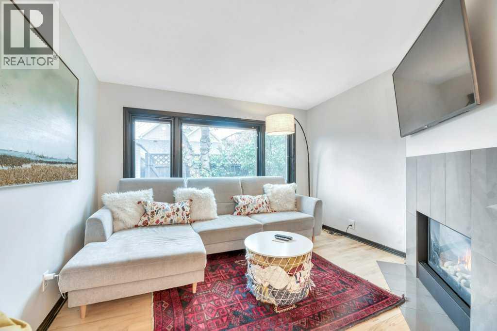 Single Family House for Sale in  Broadview Road NW West Hillhurst Calgary 