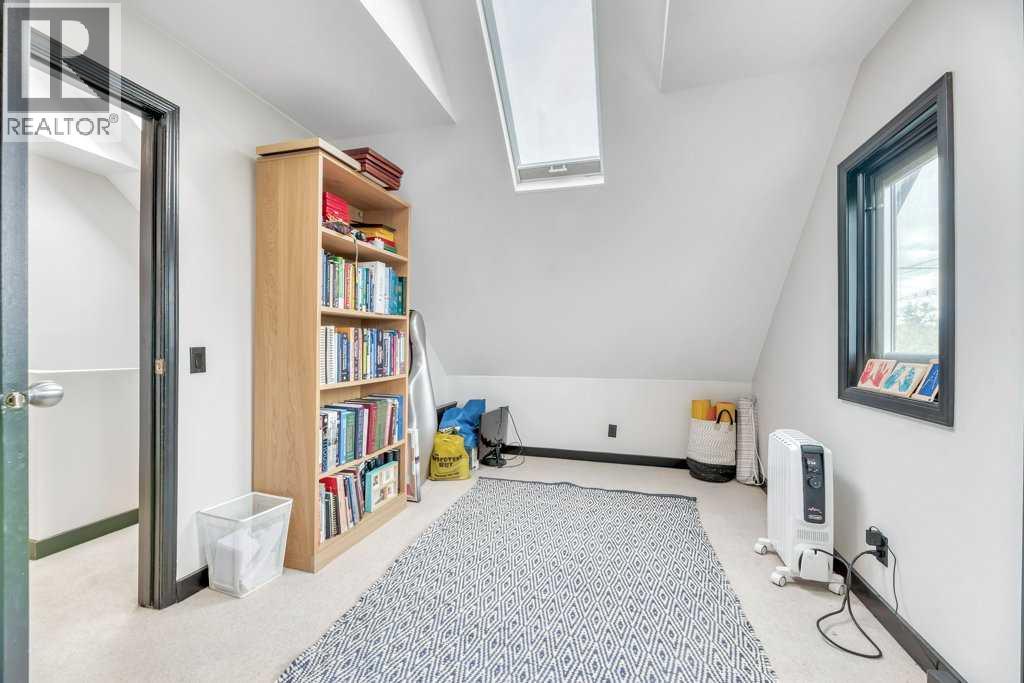 Single Family House for Sale in  Broadview Road NW West Hillhurst Calgary 