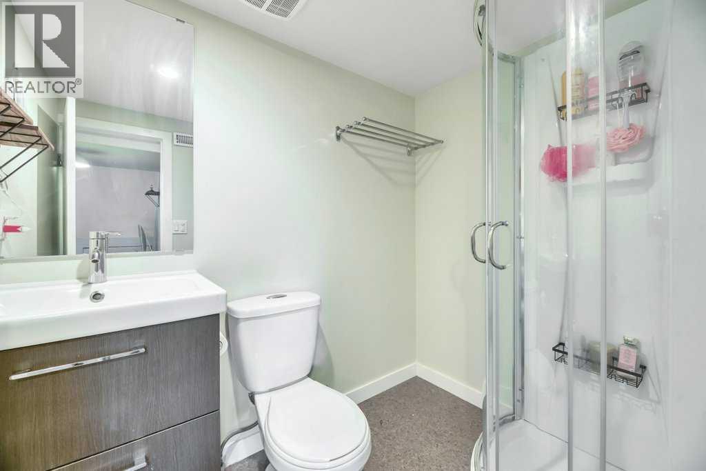 Single Family House for Sale in  Broadview Road NW West Hillhurst Calgary 