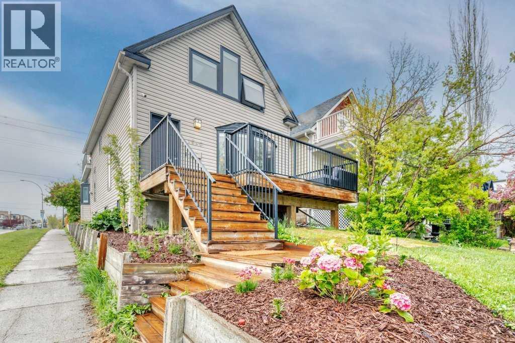 Single Family House for Sale in  Broadview Road NW West Hillhurst Calgary 