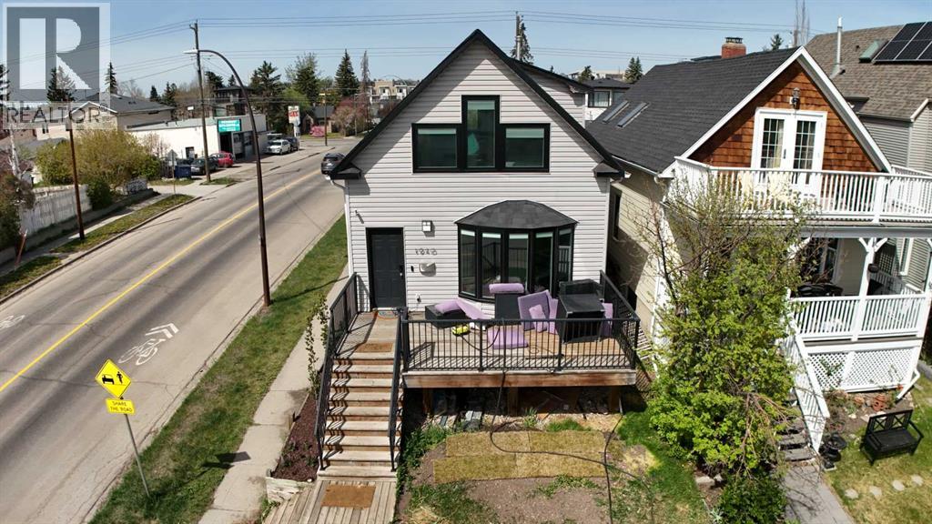 Single Family House for Sale in  Broadview Road NW West Hillhurst Calgary 