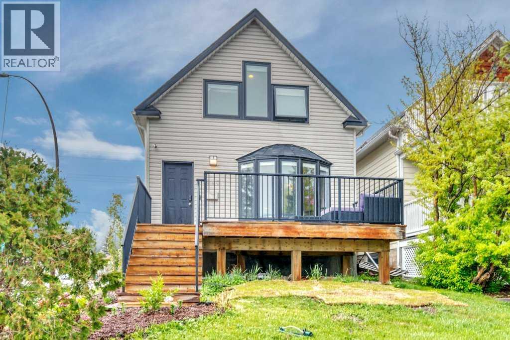 Single Family House for Sale in  Broadview Road NW West Hillhurst Calgary 