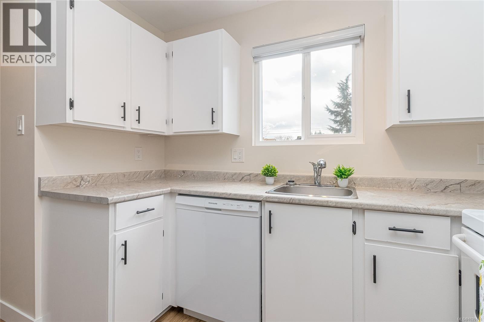 8 495 First Ave W, Qualicum Beach