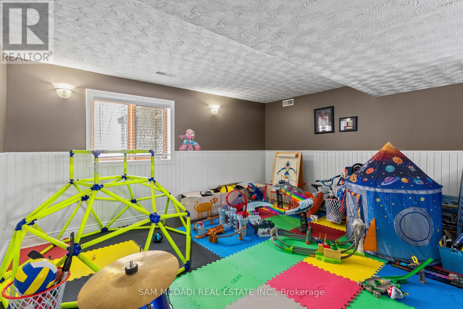 241 CHRISTIE STREET - 23