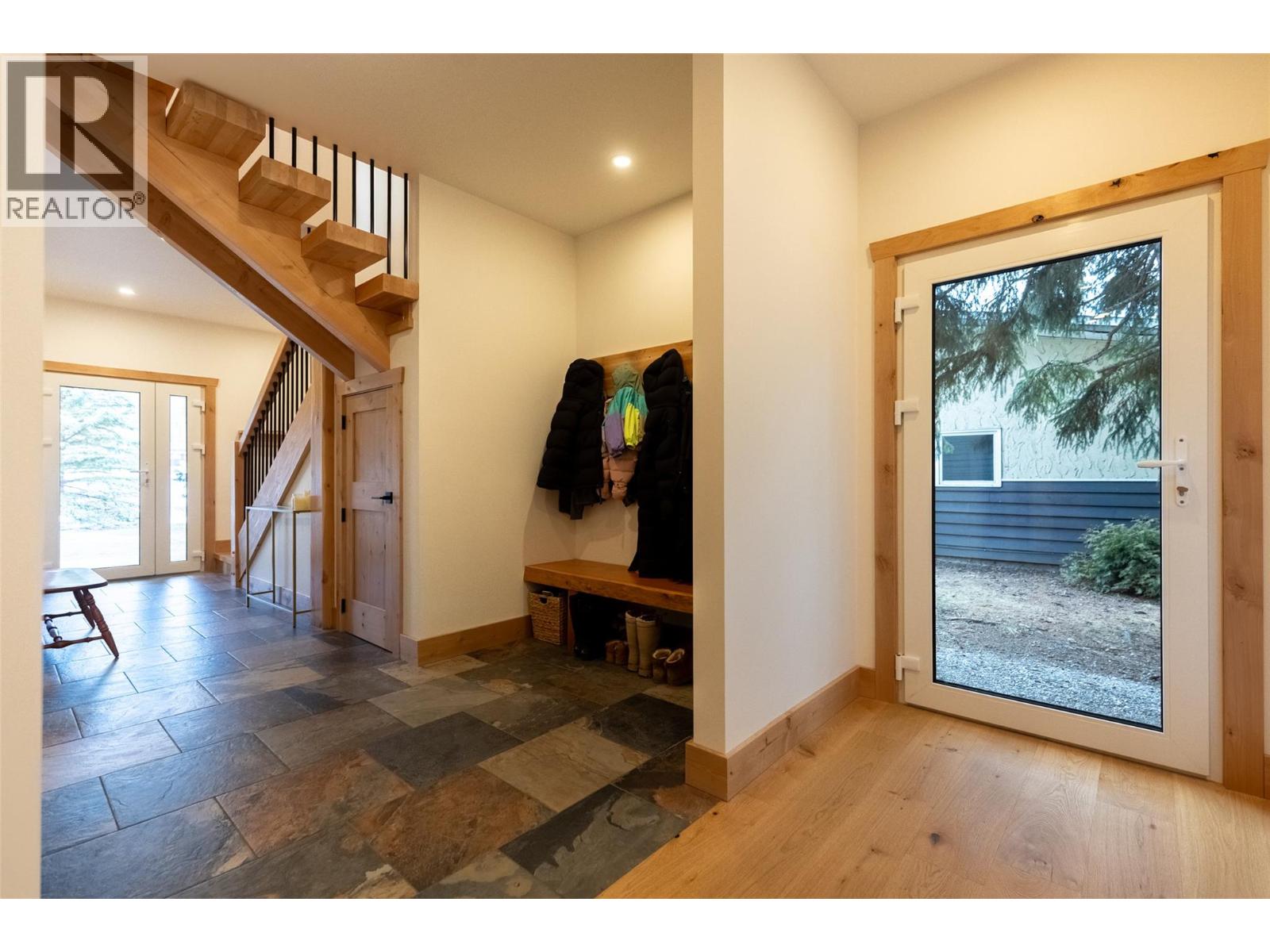 1360 MCLEOD AVENUE - 11