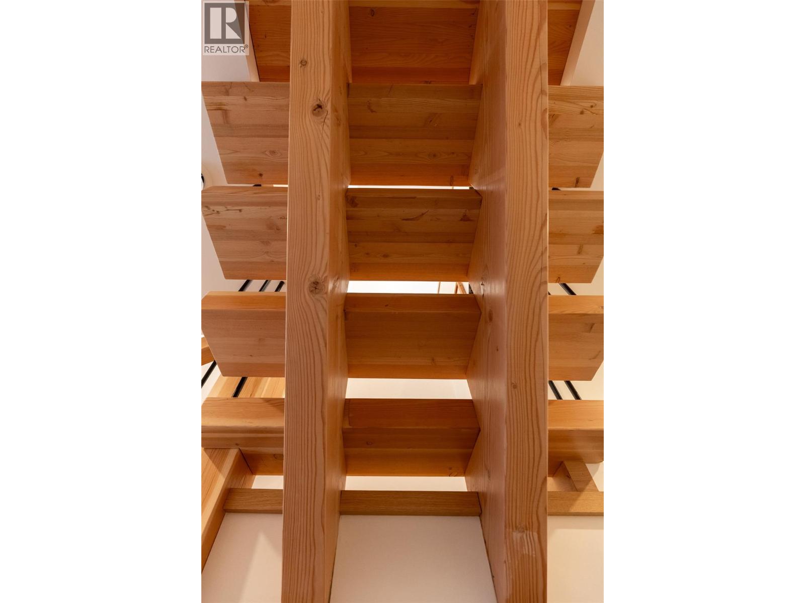 1360 MCLEOD AVENUE - 13