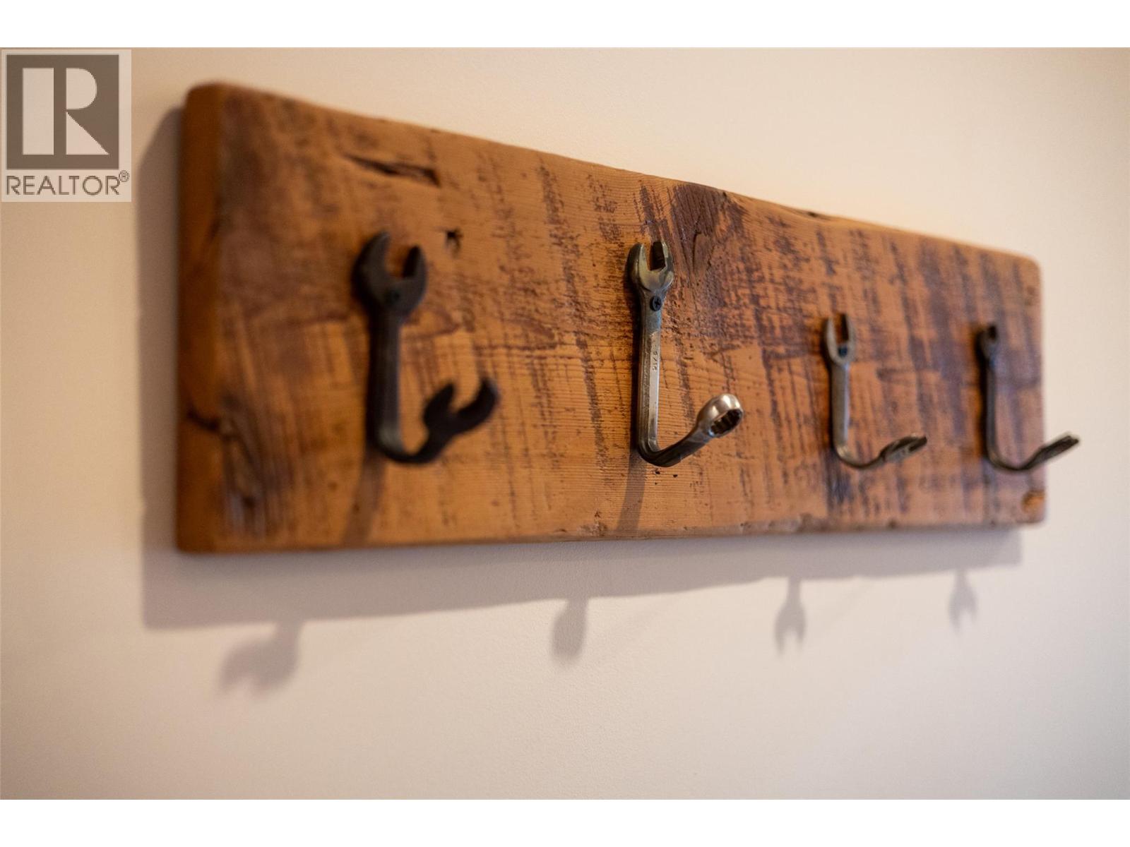 1360 MCLEOD AVENUE - 15