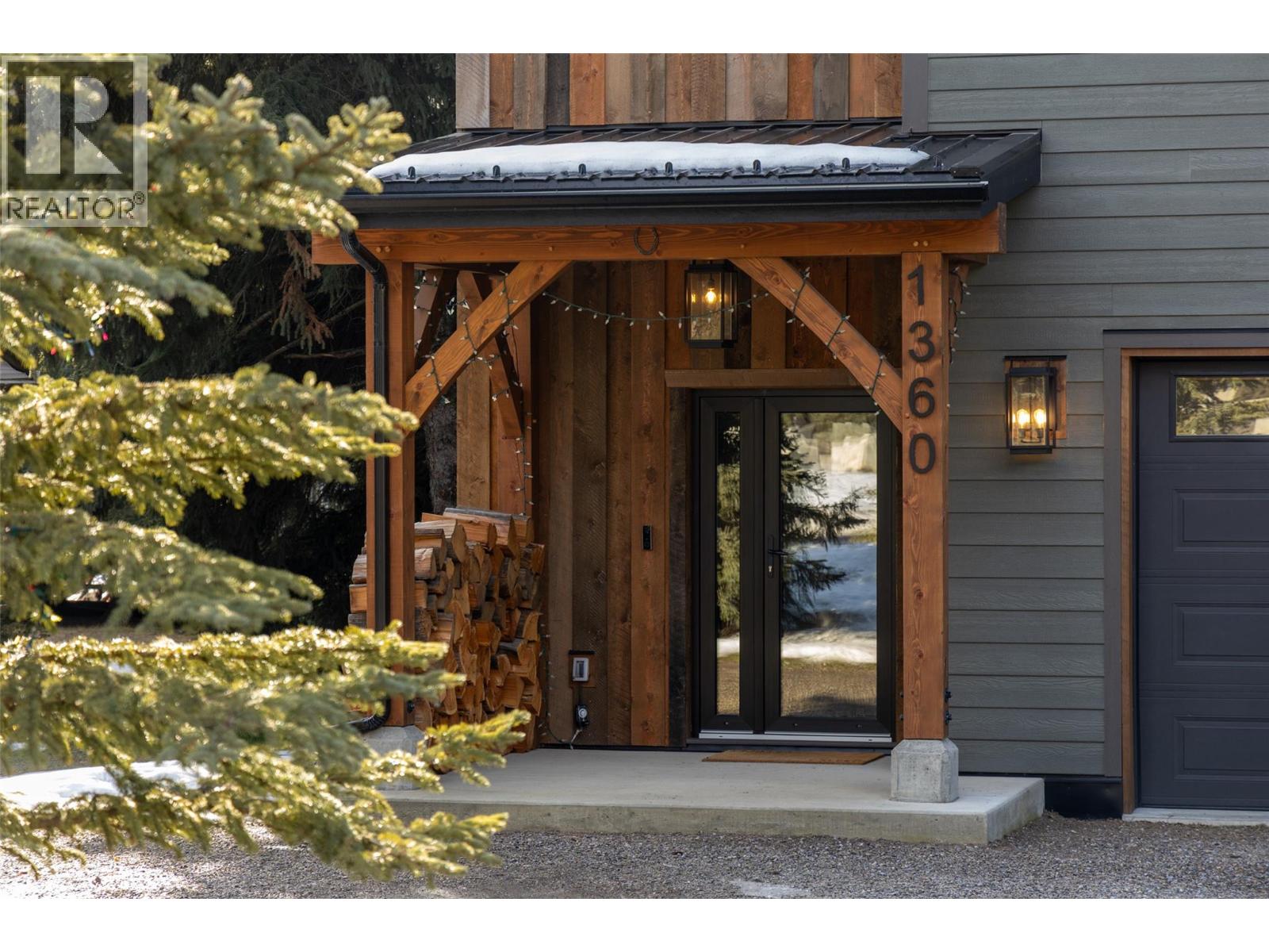 1360 MCLEOD AVENUE - 3