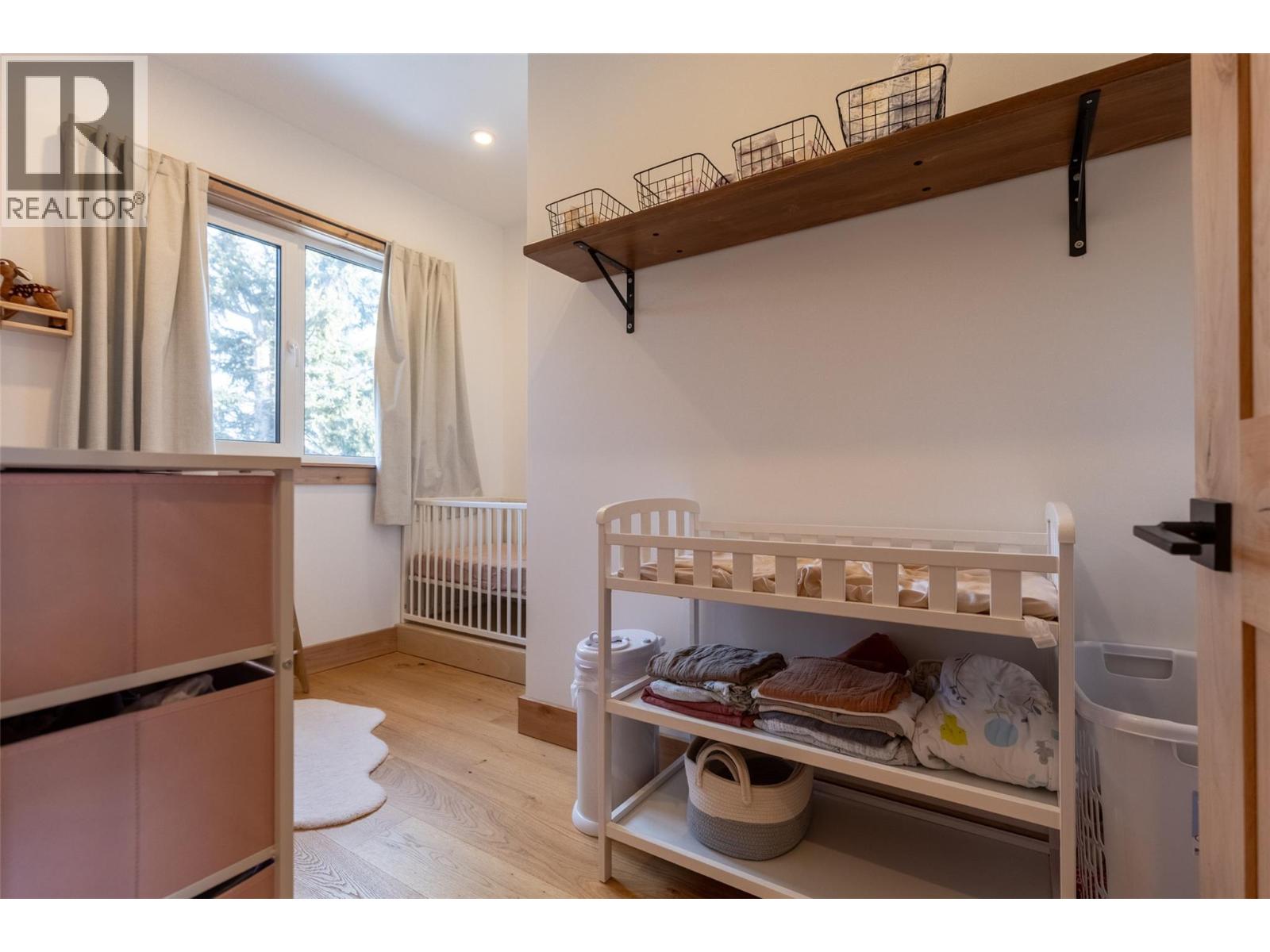 1360 MCLEOD AVENUE - 42