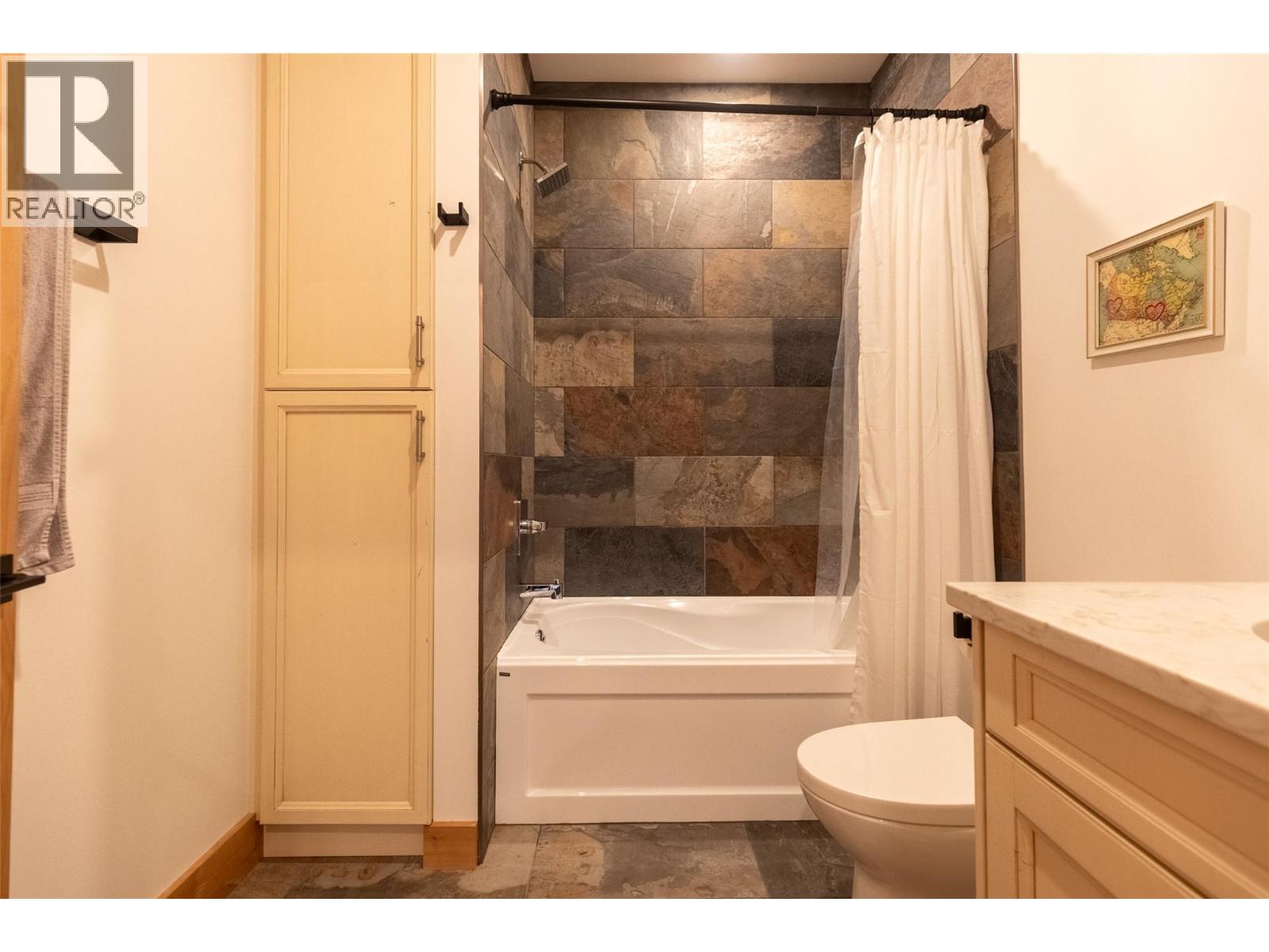 1360 MCLEOD AVENUE - 46