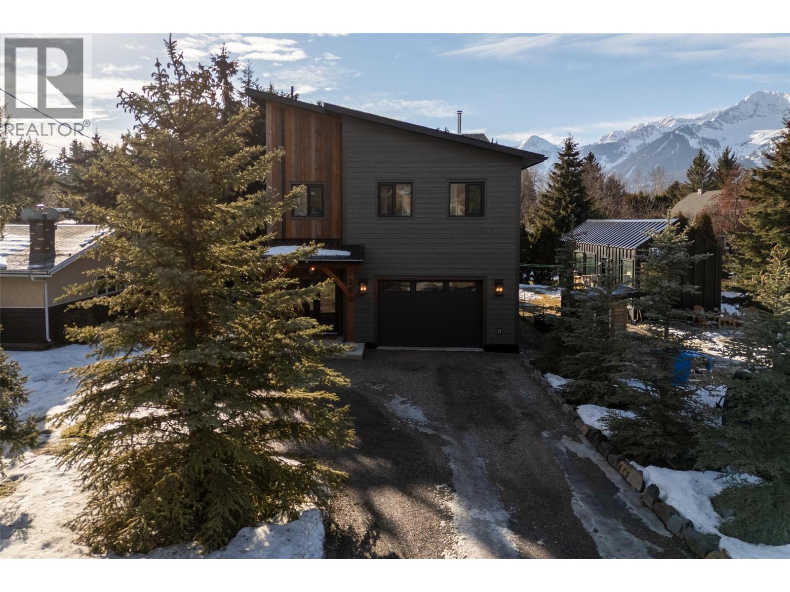 1360 MCLEOD AVENUE - 5