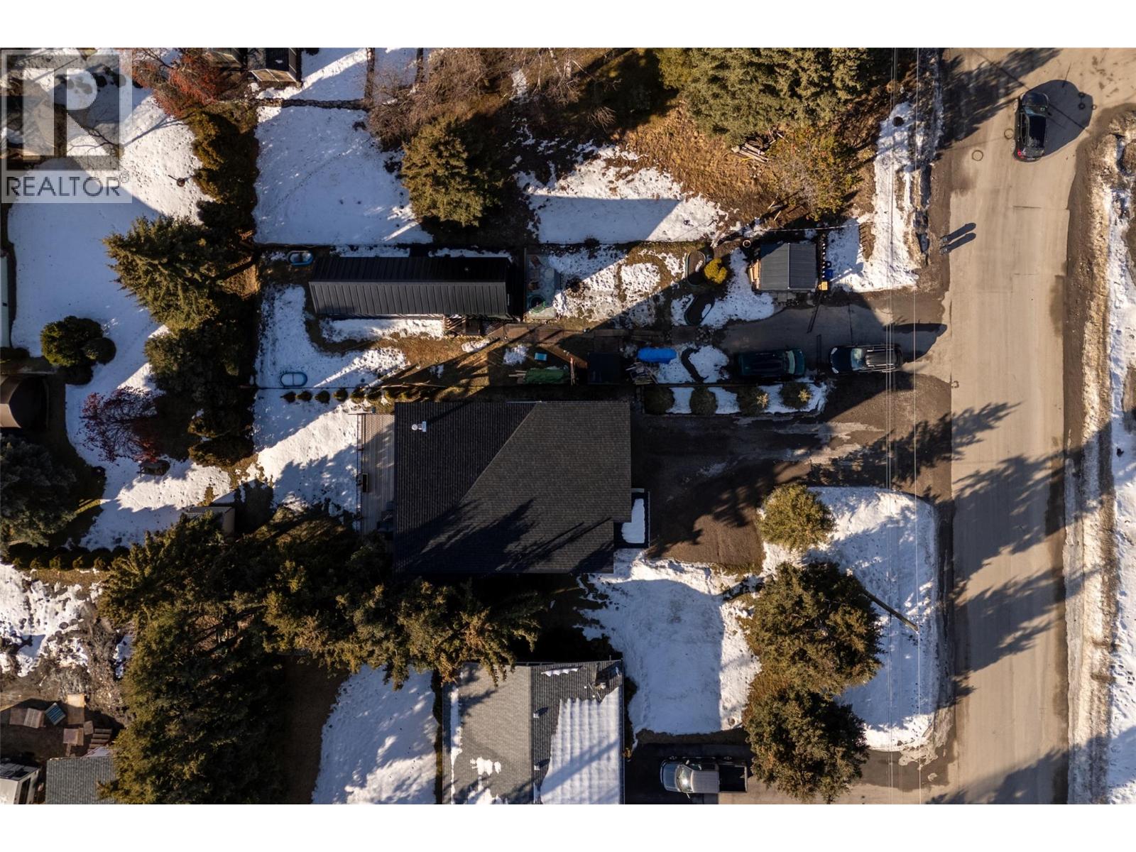 1360 MCLEOD AVENUE - 7